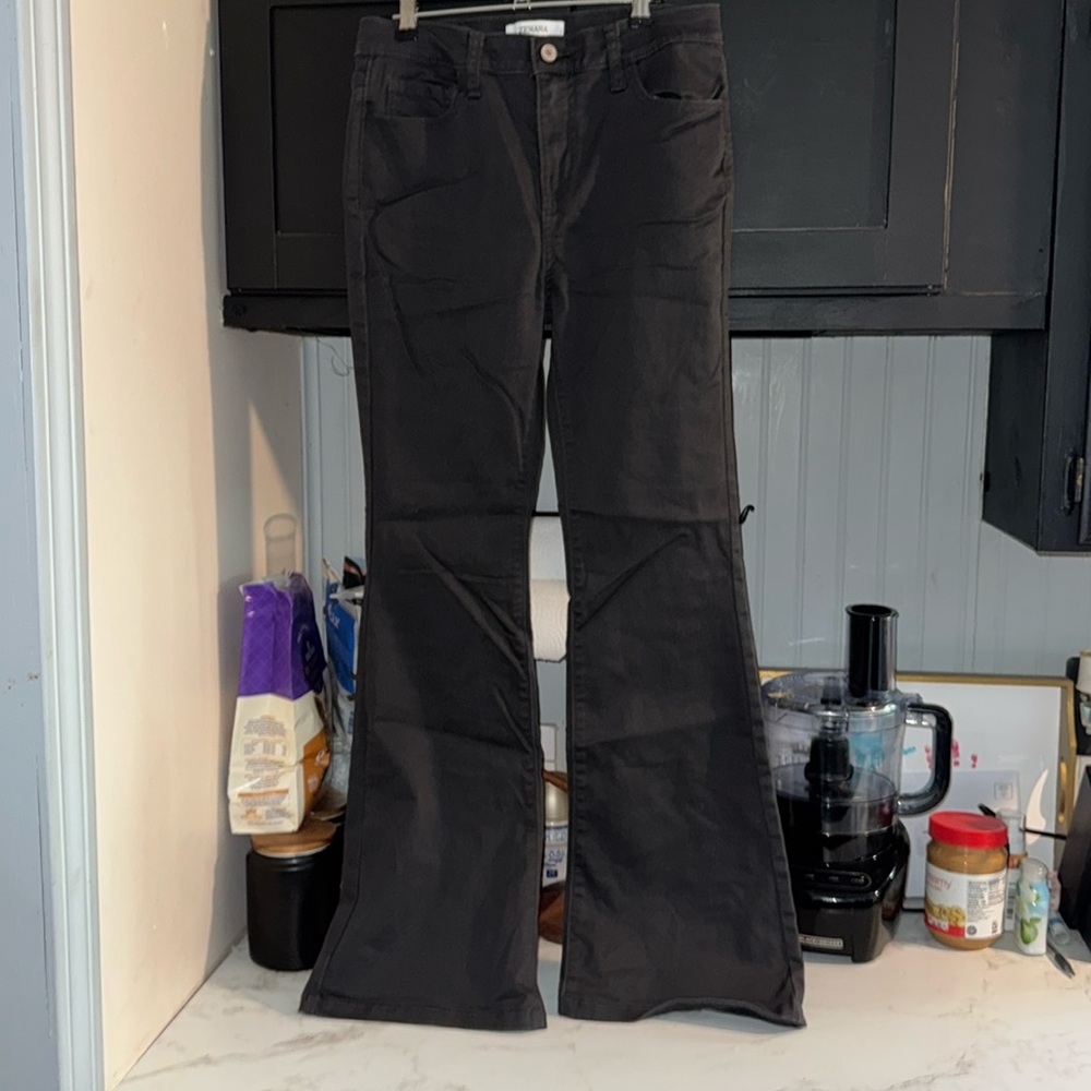 Zenana size S platinum grey boot cut. Never worn.